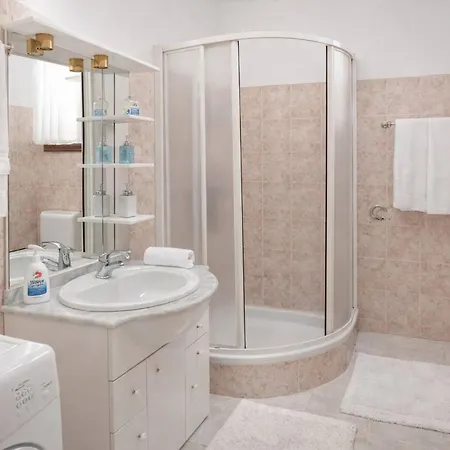 Appartement Nensi, Sleeps 2 Ugljan