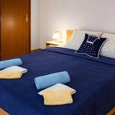 Nensi, Sleeps 2 * Ugljan